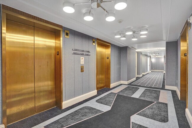 Building Photo - 4401 Collins Ave