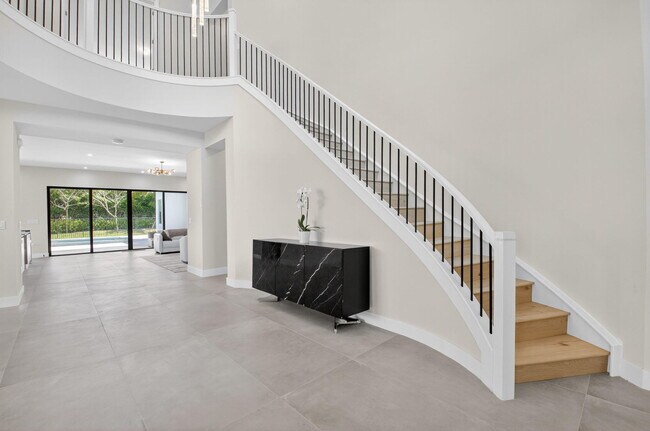 Building Photo - 8521 Ganton Dr