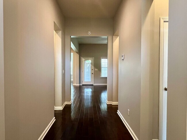 Building Photo - Deer Creek - 4BR/ 2 story/ 2500+SQFT