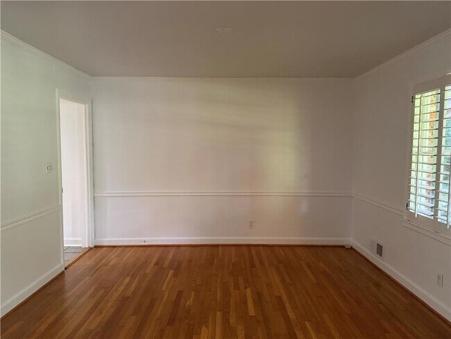 Building Photo - 6651 Castleton Dr NW