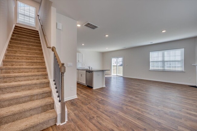 Building Photo - 587 King Clover Ln