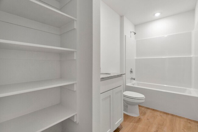 Building Photo - Brand-New 3 Bedroom Home in Prairie Grove!...