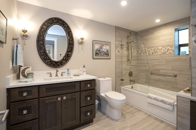 Building Photo - Sweeping waterfront views in this 2-Bedroo...