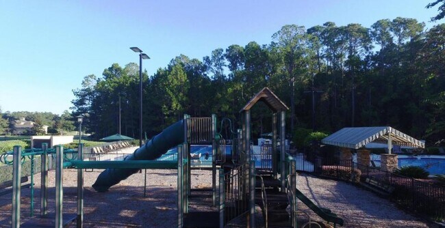Building Photo - 539 Hedgewood Dr