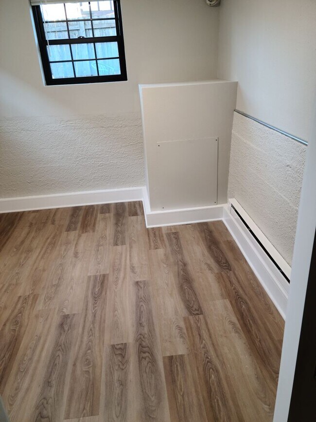 Interior Photo - 822 Lakeside