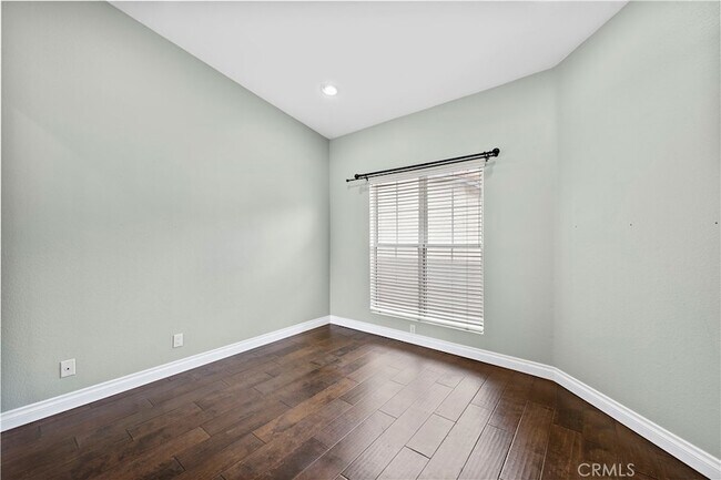 Building Photo - 57 Vía Ermitas