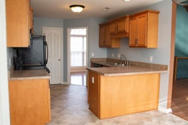 Building Photo - 514 Winding Bluff Way
