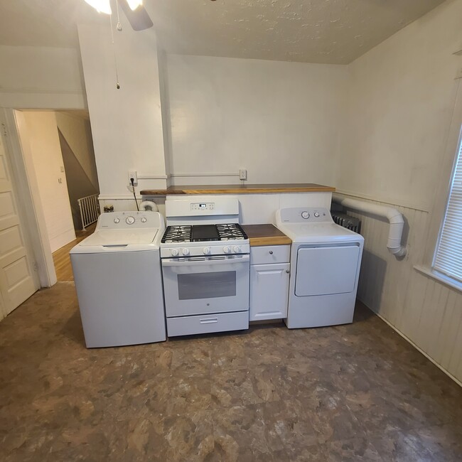 Kitchen - 1001 Wheeler Ave