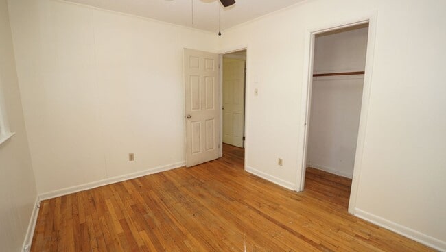 Building Photo - 1008 Hendricks Ave