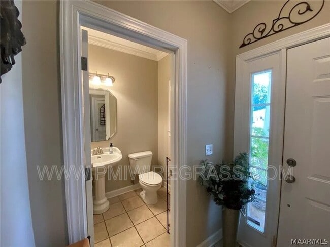 Building Photo - 225 Charleston Dr