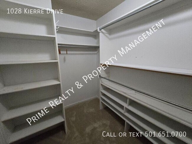 Building Photo - 1028 Kierre Dr