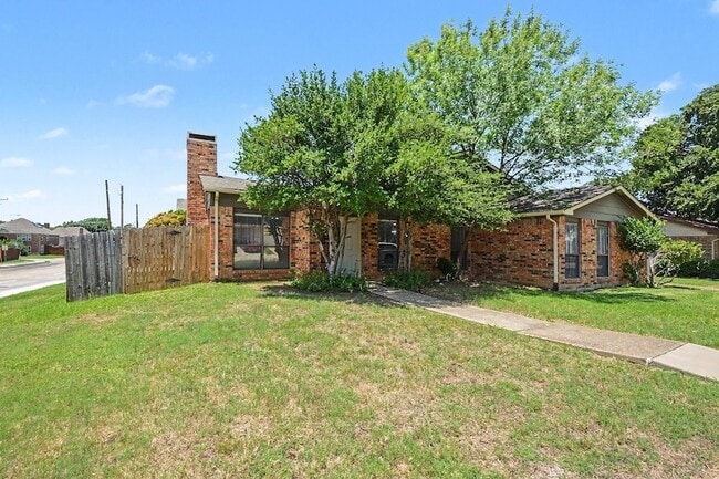 Building Photo - 2201 Jackson Cir