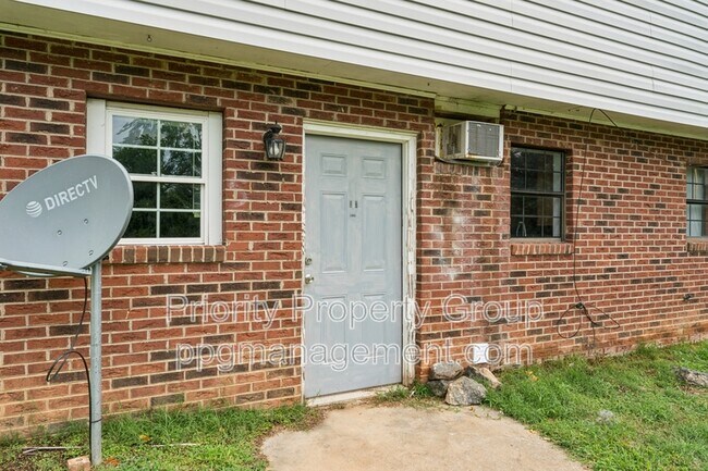 Building Photo - 218 Lovelace Rd