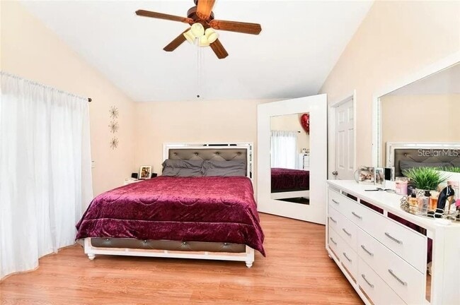 Building Photo - 436 Lake Shore Pkwy