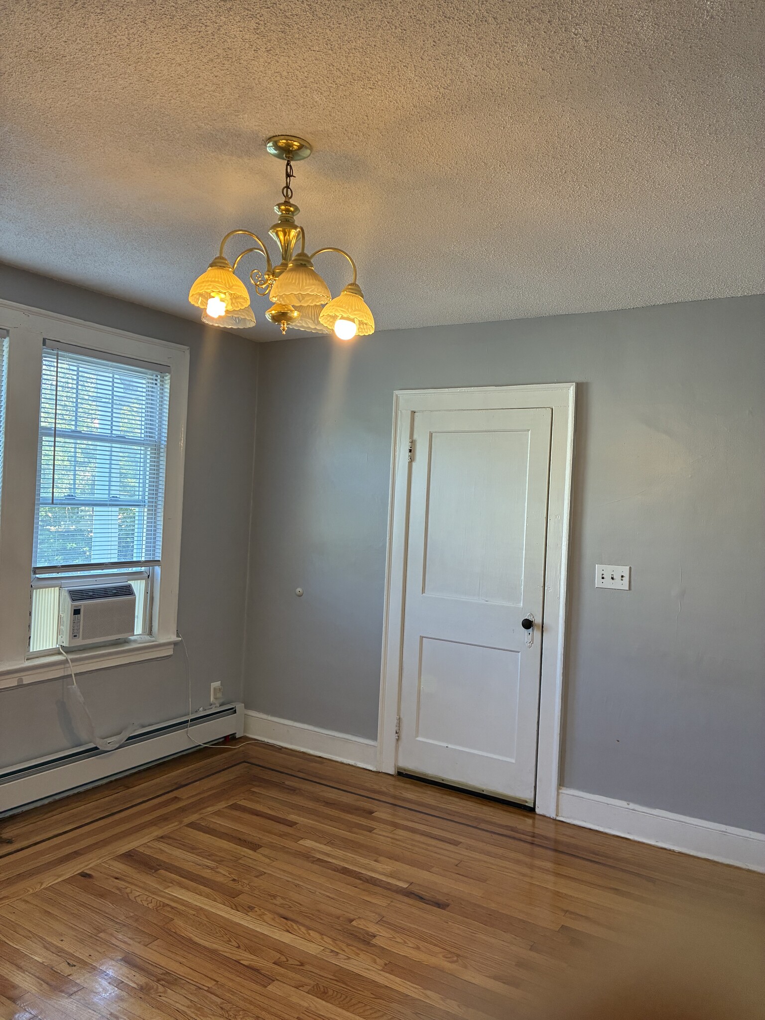 Building Photo - 257 Sheffield Ave