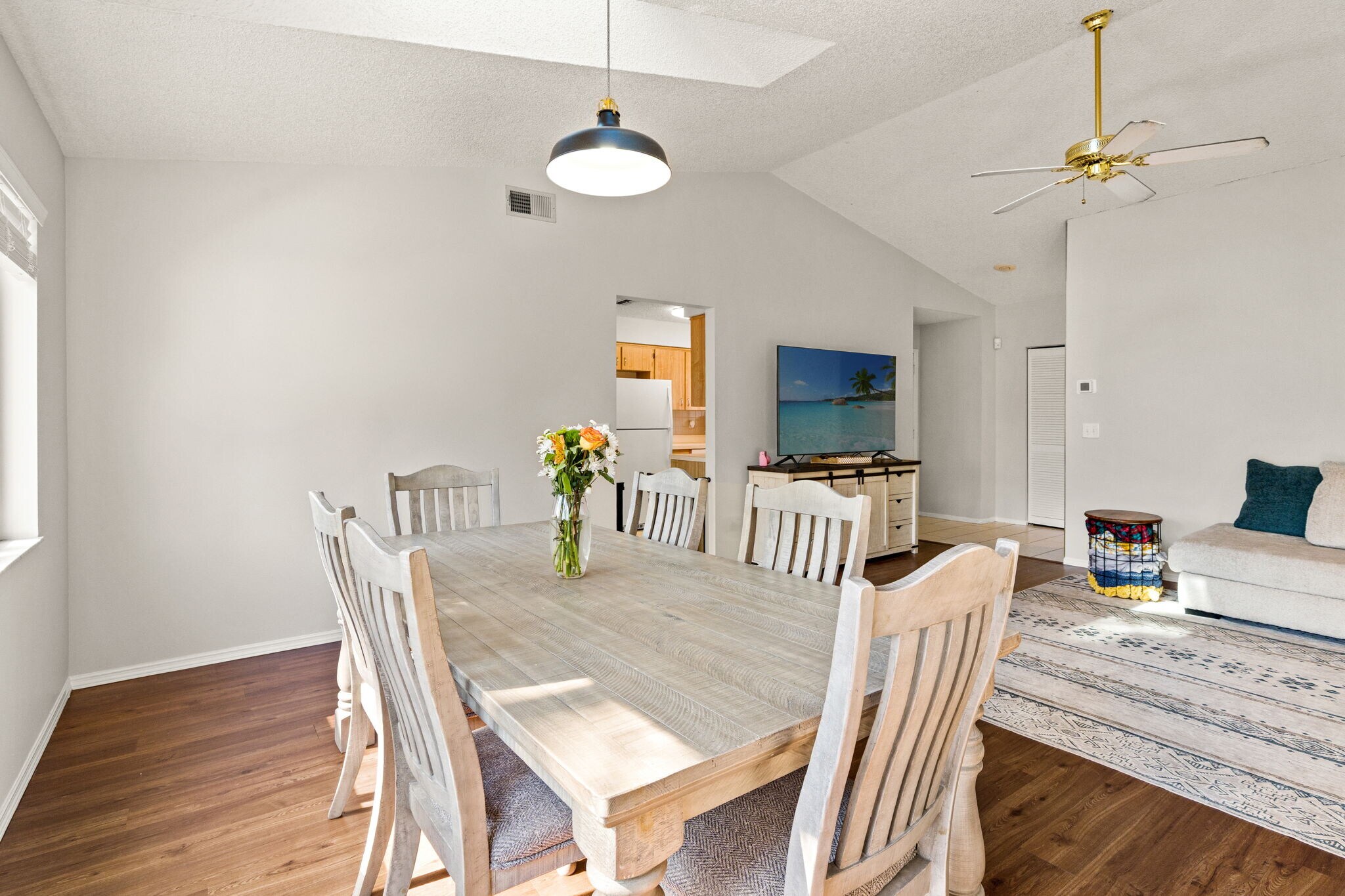 Building Photo - 8006 Picketts Ct