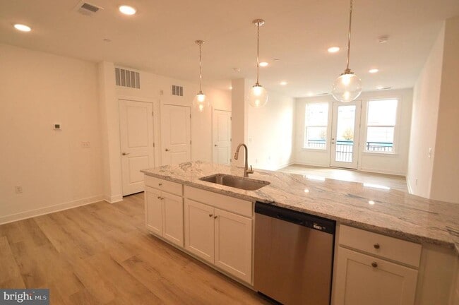 Building Photo - 21731 Dovekie Ter