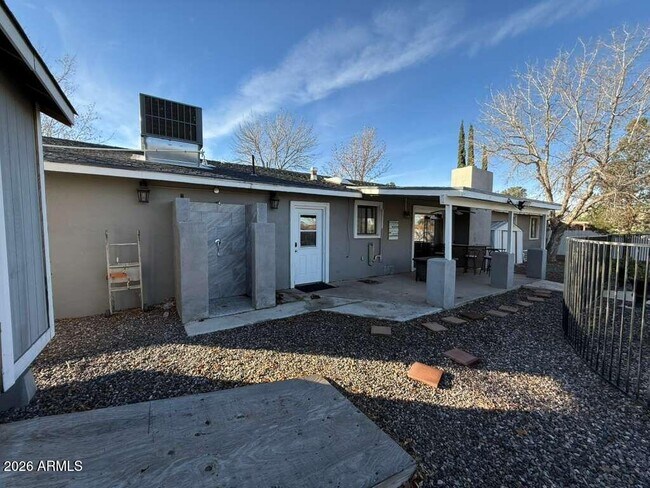 Building Photo - 3110 E 13th St