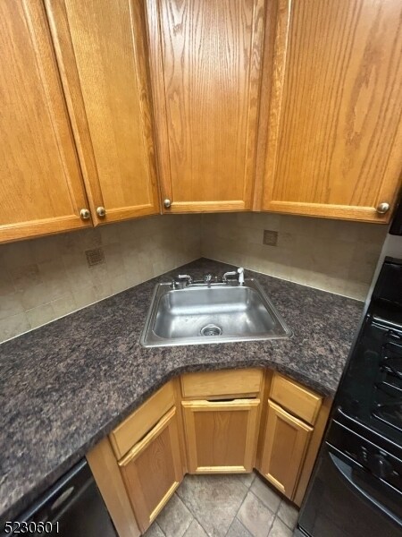 Building Photo - 285 Aycrigg Ave