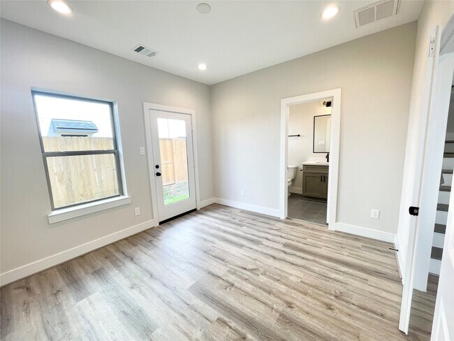Building Photo - 3716 Creekmont Gardens Ln