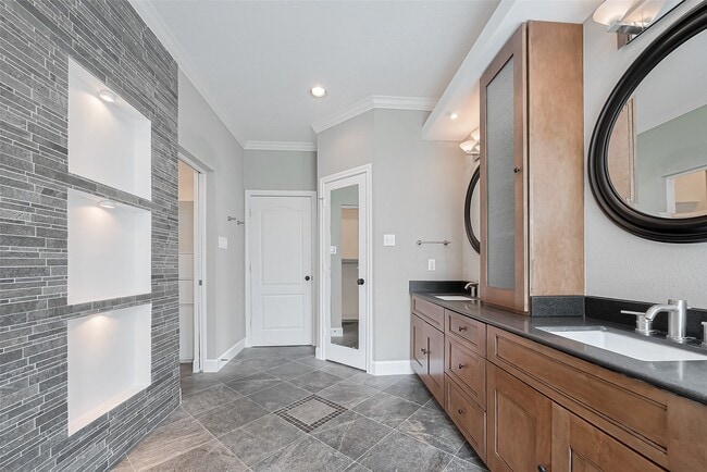 Building Photo - 223 Owens Park Dr