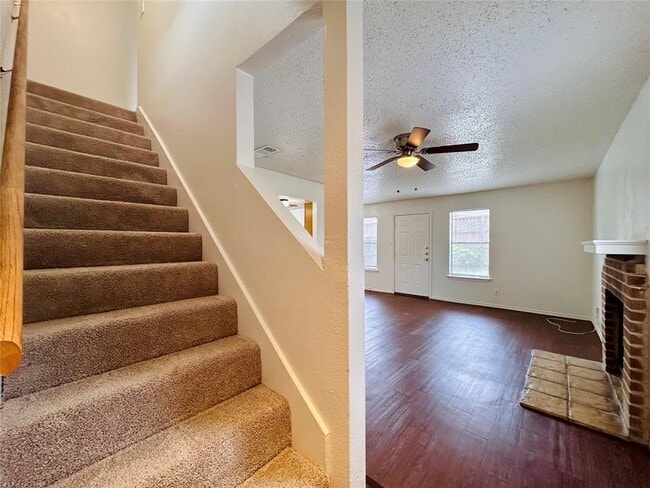 Building Photo - 9300 Kempler Dr