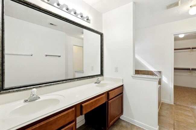 Building Photo - 5103 Beaubridge Ln