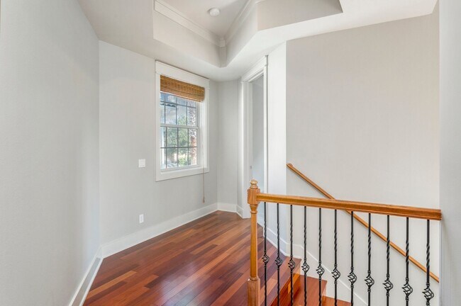 Building Photo - Gorgeous Regatta Bay 3 Bedroom Townhouse!