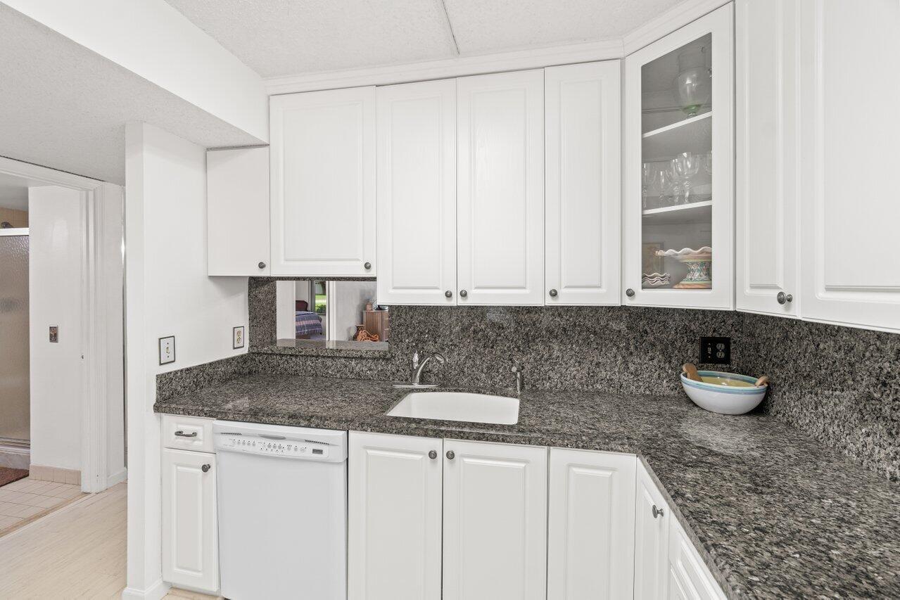 Building Photo - 10203 Mangrove Dr