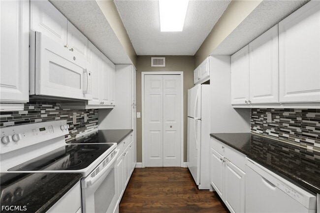 Building Photo - 13605 Eagle Ridge Dr