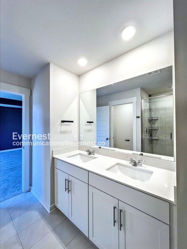 Building Photo - 506 Lyness Dr