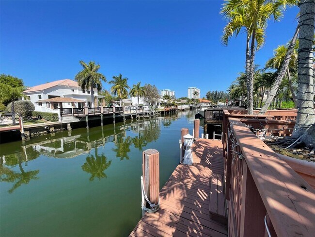 Building Photo - 891 Captiva Dr