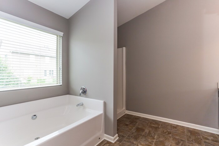 Building Photo - 1048 Regency Dr NW