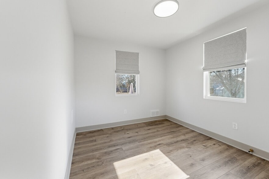 Building Photo - 3615 Kenmar Rd