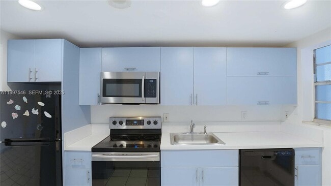 Building Photo - 1340 Lincoln Rd