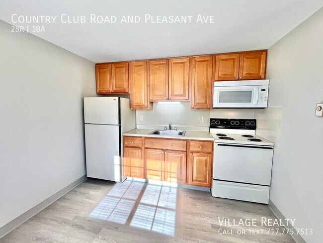 Building Photo - 605 Country Club Rd