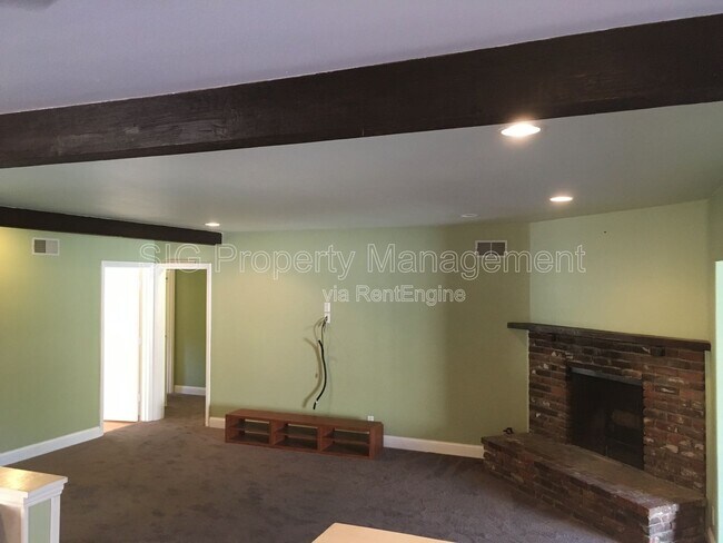 Building Photo - 7849 Beckett St