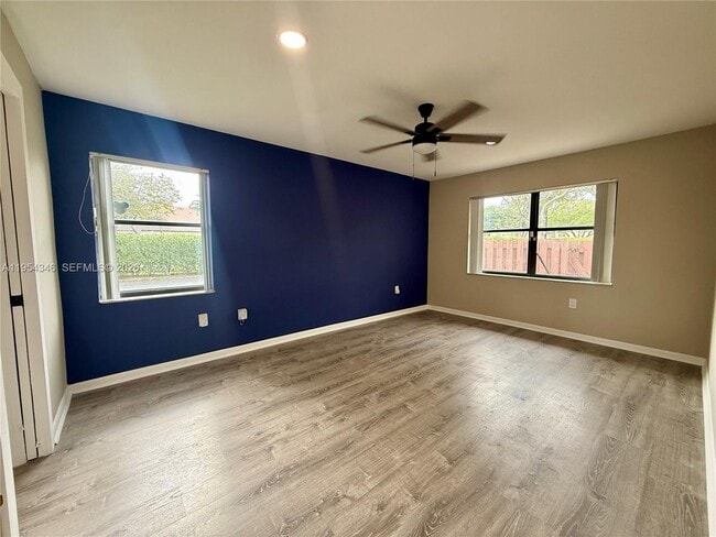 Building Photo - 2550 N Nob Hill Rd