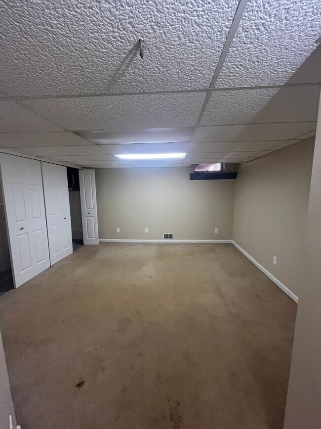 Building Photo - 71 Broxbourne Dr
