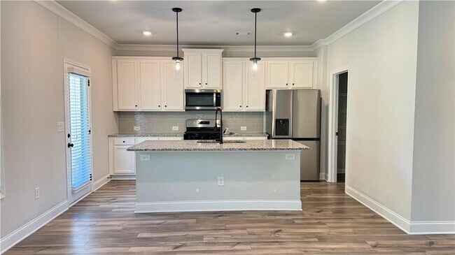 Building Photo - 2920 Westgate Park Dr