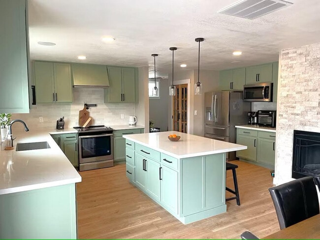 Building Photo - 3638 N 90th Ave