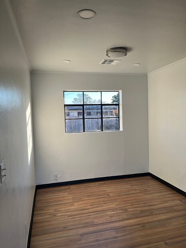 Building Photo - 2212 SW 61st St