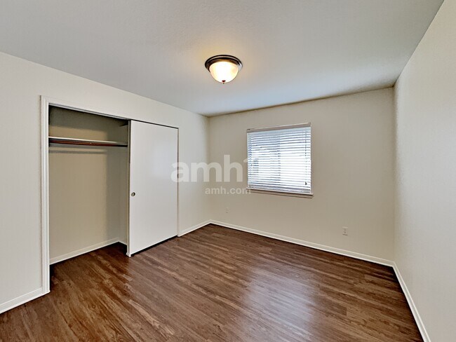 Building Photo - 23126 N Waterlake Dr