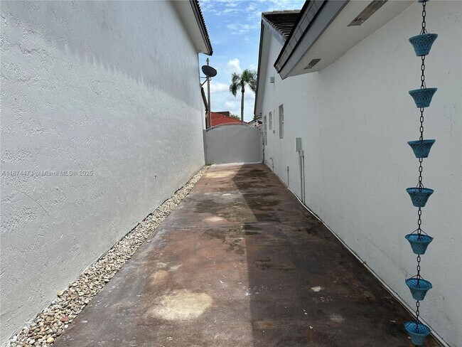Building Photo - 14343 SW 115th Terrace