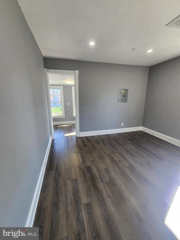 Building Photo - 1072 Parkway Ave