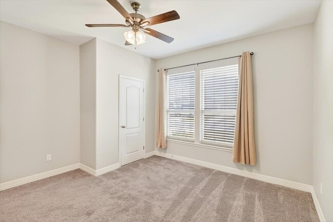 Building Photo - 2214 Cuarzo Dr