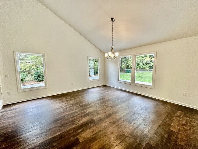 Building Photo - Completely Remodeled Ranch Style Home in the Heart of Downtown Bluffton and no HOA!