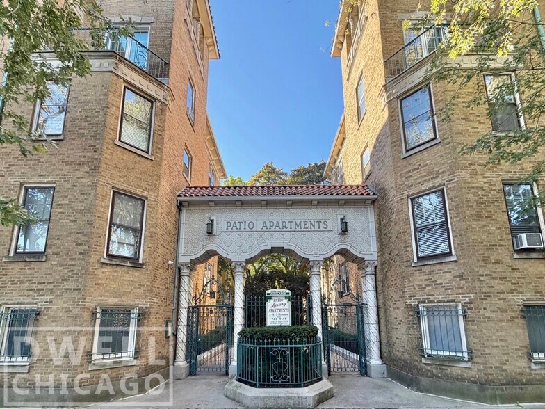 Building Photo - 1601 W Thome Ave