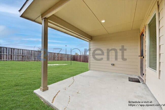 Building Photo - 10116 Clemmons Rd