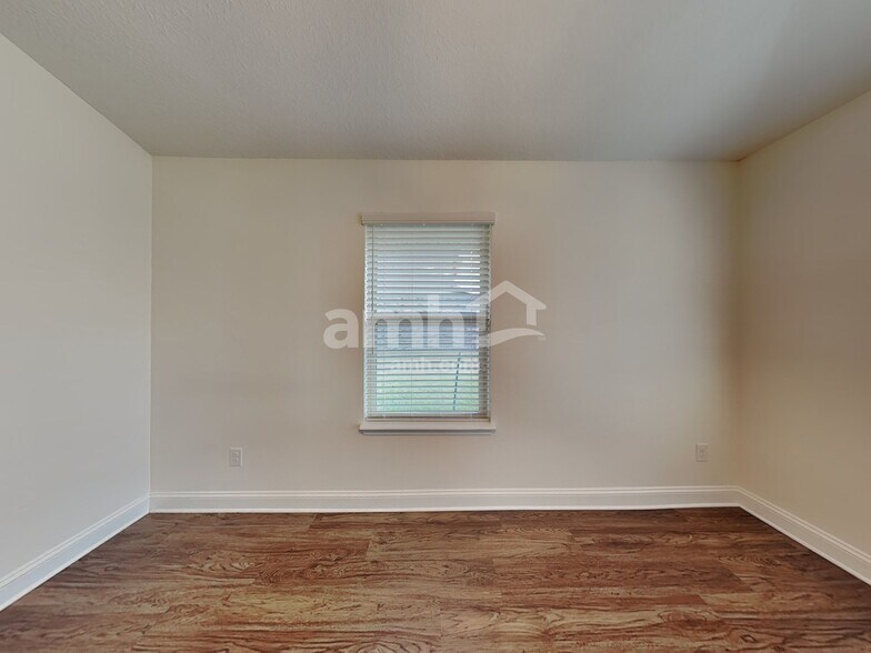 Building Photo - 77231 Lumber Creek Blvd